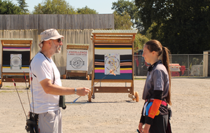 Archer, comment as-tu réussi ce coup ?
J'ai visé de la pointe et touché de l'enferron.
Suna est Roy 2022 des Archers de Laillé à la distance de 30m.